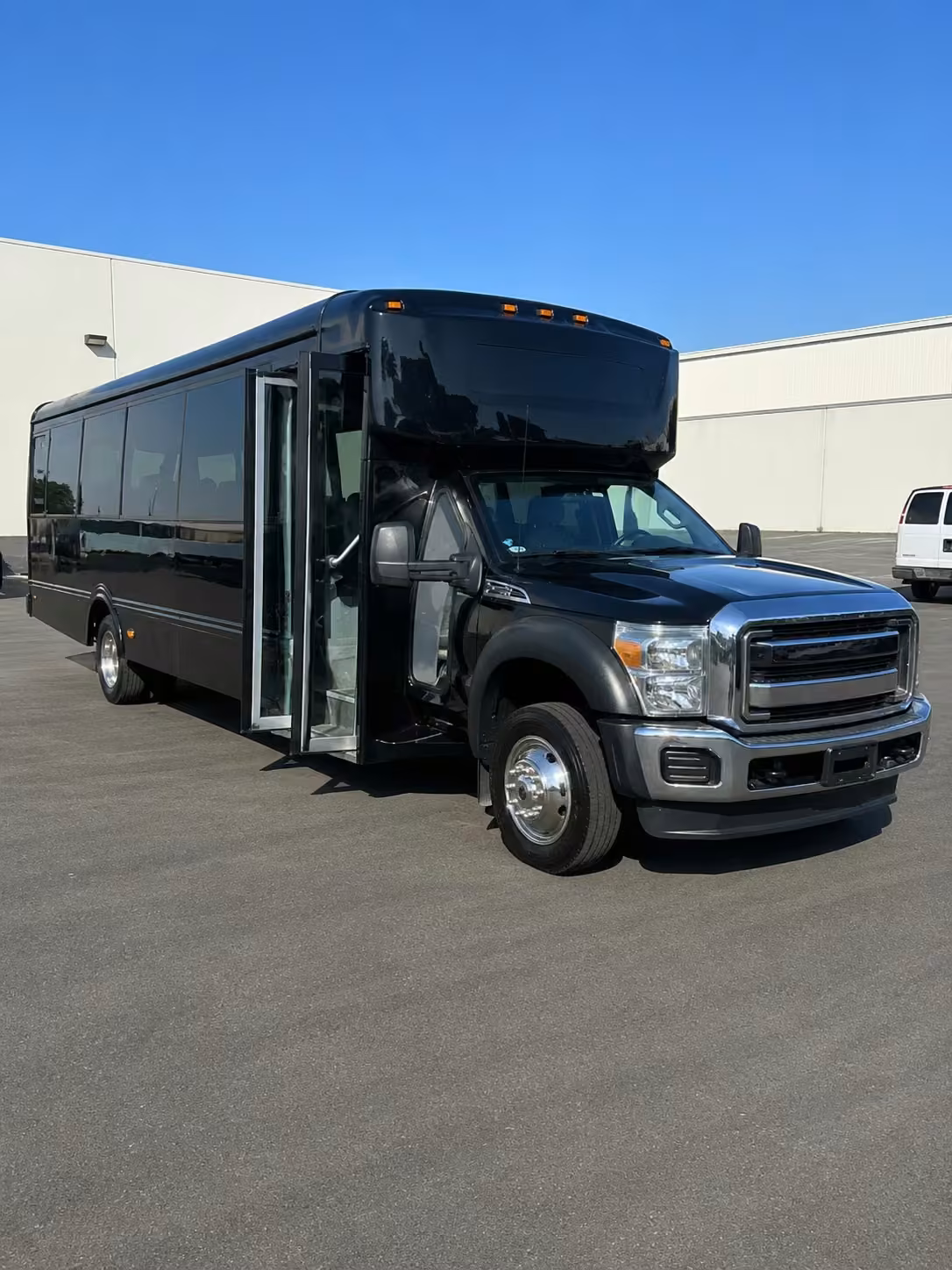 20 passenger party bus